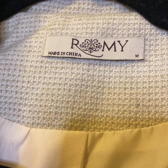 Romy Coat - Picture 2 of 4